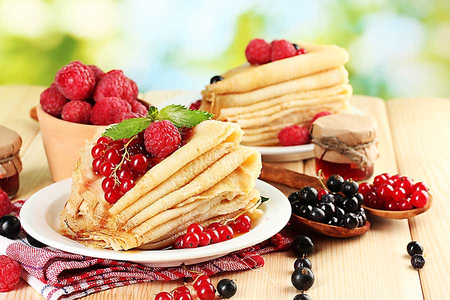 Blini with fruits