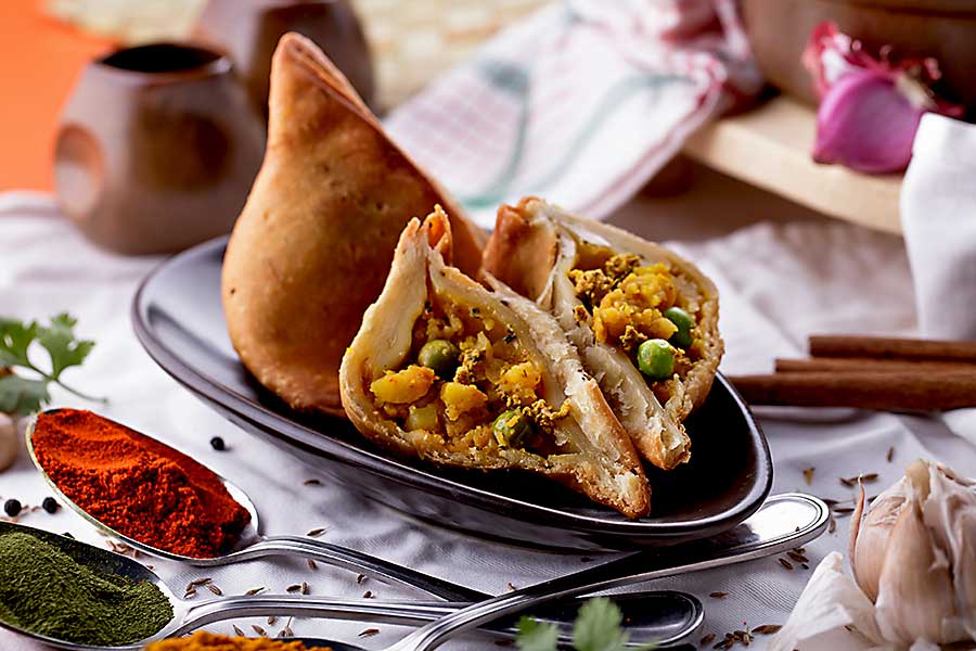 Indian cuisine - spicy pastry samosa