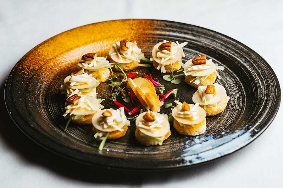 Vegetarian-shared-plate-canapes