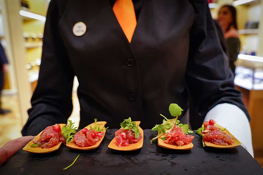 Waitor-serving-canapes-at-launch-event-BVLGARI-Event