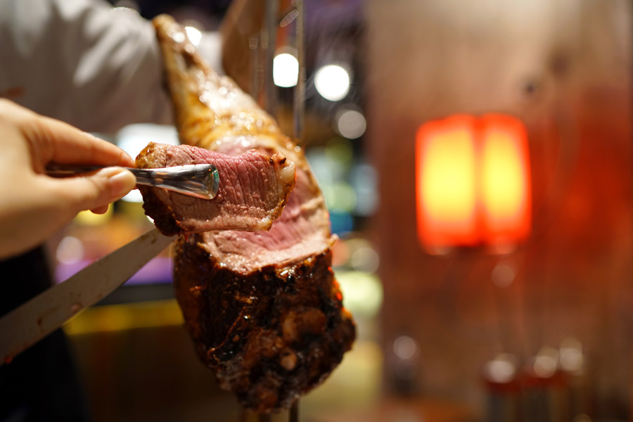 Barbecue-leg-of-lamb-on-skewer BBQ leg of lamb on skewer