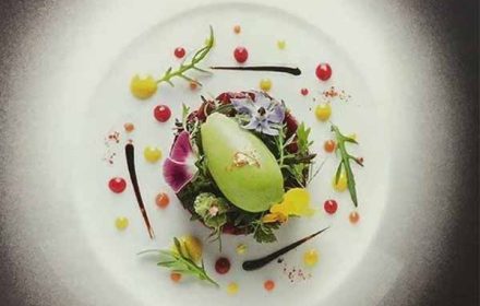 Chef Pierre Jorion bettrote and green apple tartare with an green mustard ice cream